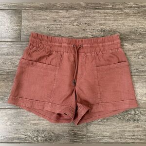 Athleta Cabo Linen 4” Shorts in Dusty Rose Color